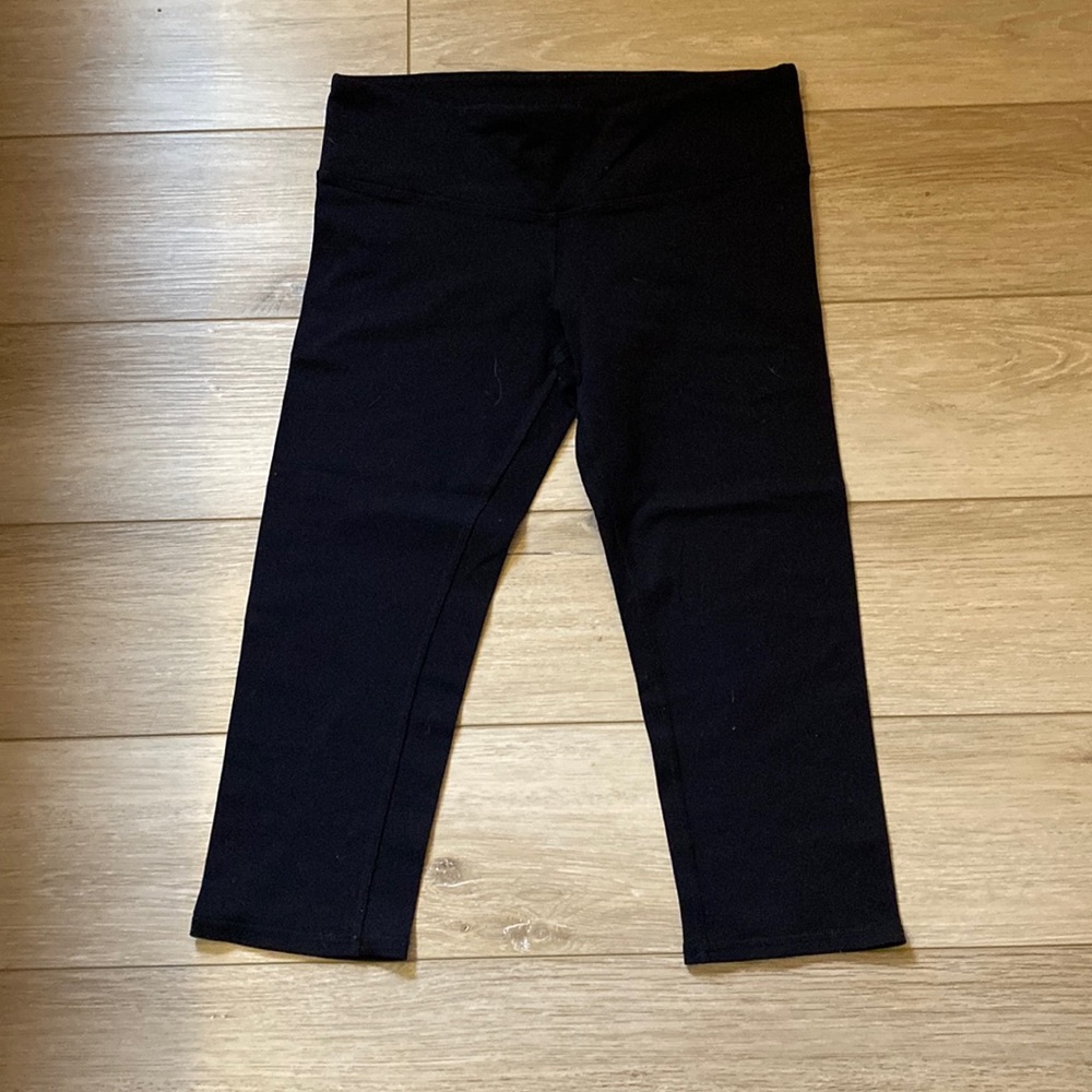 Alo Black Capri Yoga Leggings